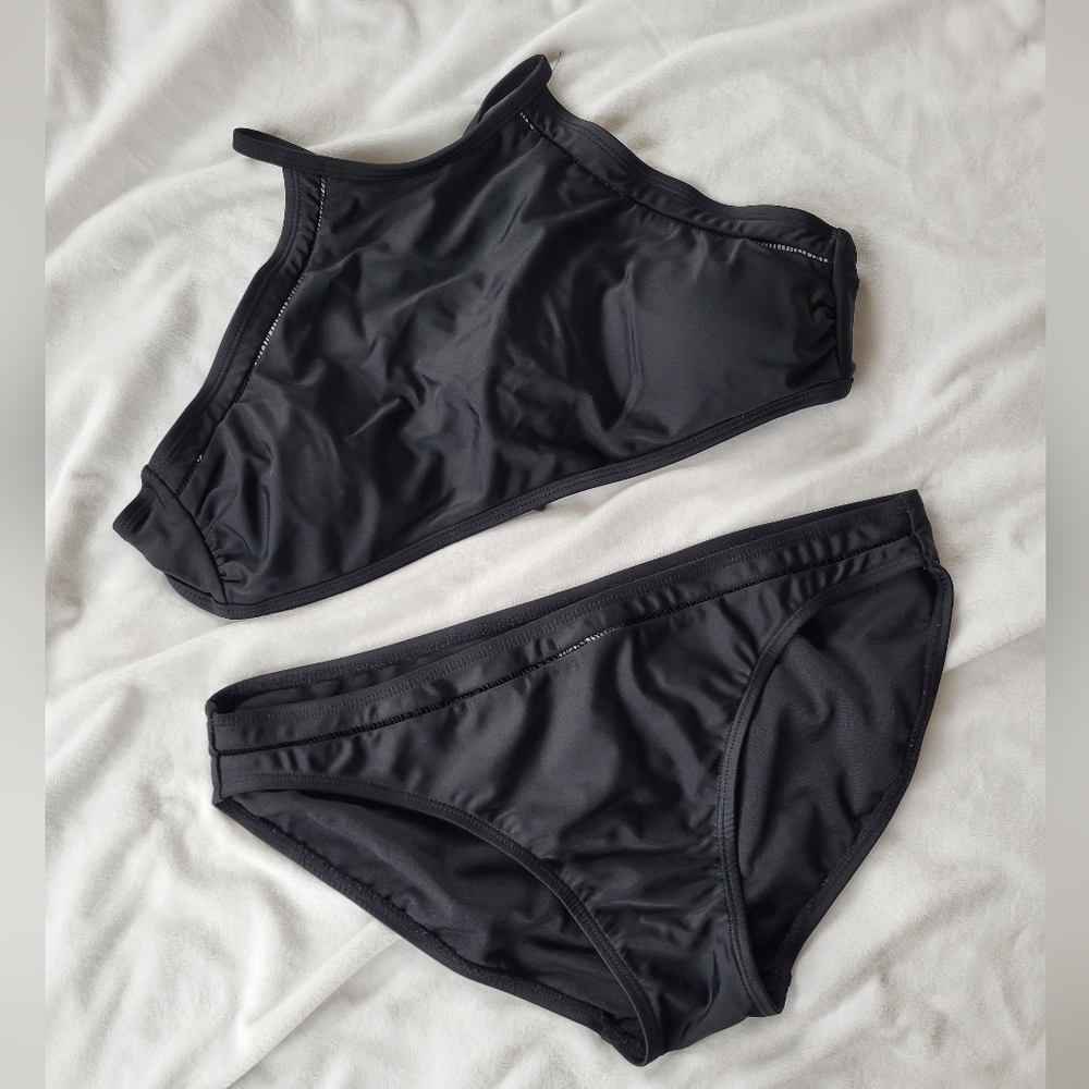 No Boundaries black halter criss cross cutout detail tie bikini L (juniors)